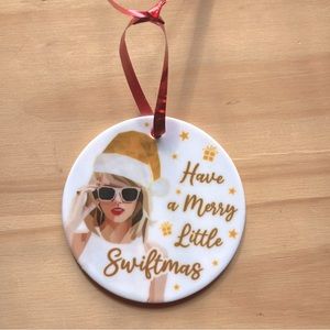 🆕Taylor Swift Christmas Ornament